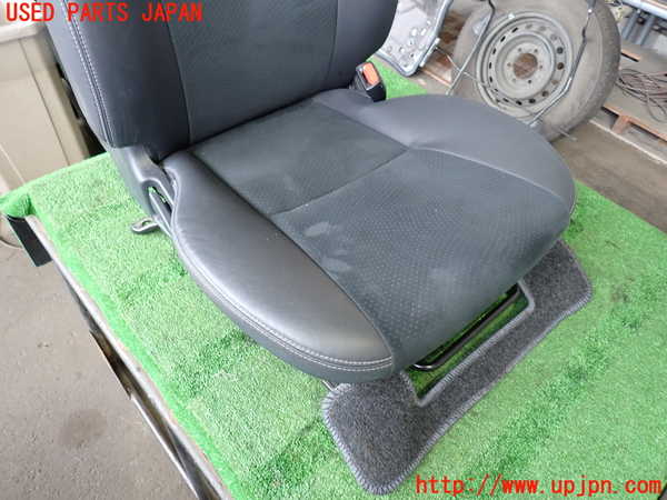 2UPJ-9240677035]ハイエースバン200系(GDH201V)運転席シート 中古_2