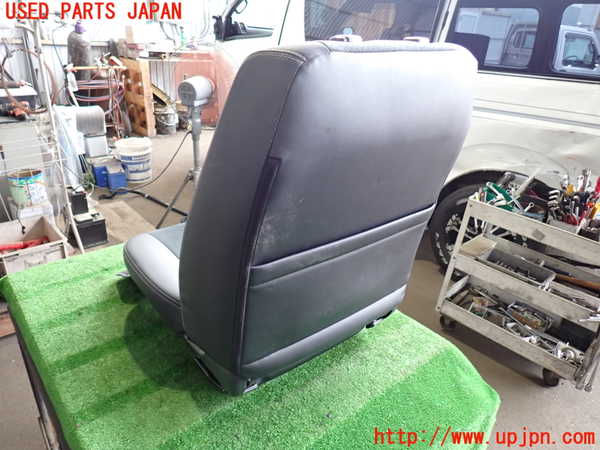 2UPJ-9240677035]ハイエースバン200系(GDH201V)運転席シート 中古_4