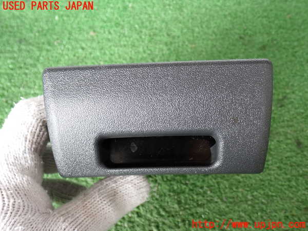 2UPJ-9240677821]ハイエースバン200系(GDH201V)灰皿1 中古_2