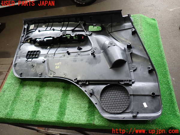 2UPJ-9240671234]ハイエースバン200系(GDH201V)右前ドア内張り 中古_5