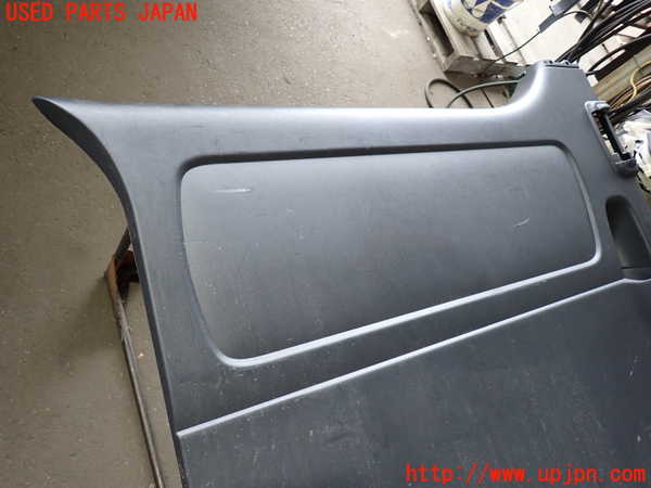 2UPJ-9240671324]ハイエースバン200系(GDH201V)左後ドア内張り 中古_3