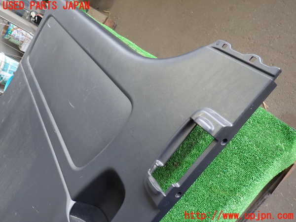 2UPJ-9240671324]ハイエースバン200系(GDH201V)左後ドア内張り 中古_4