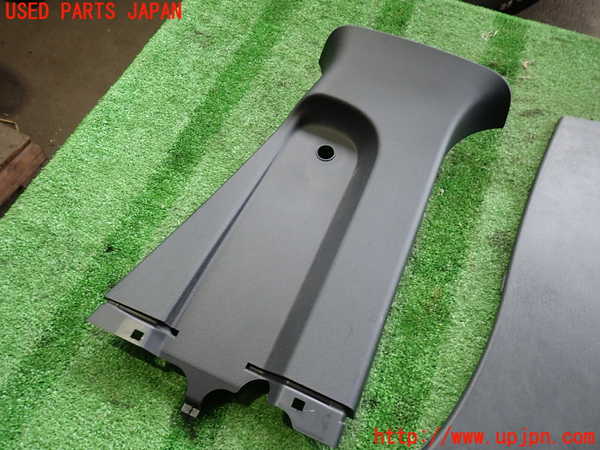 2UPJ-9240677665]ハイエースバン200系(GDH201V)右センターピラートリム 中古_2