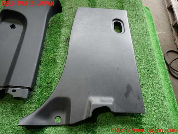 2UPJ-9240677665]ハイエースバン200系(GDH201V)右センターピラートリム 中古_3