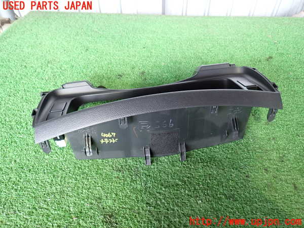 2UPJ-9240677510]ハイエースバン200系(GDH201V)メーターフード 中古_2