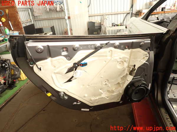 2UPJ-9240681320]マセラティ・クアトロポルテ(MQP30A)左後ドア 中古_5