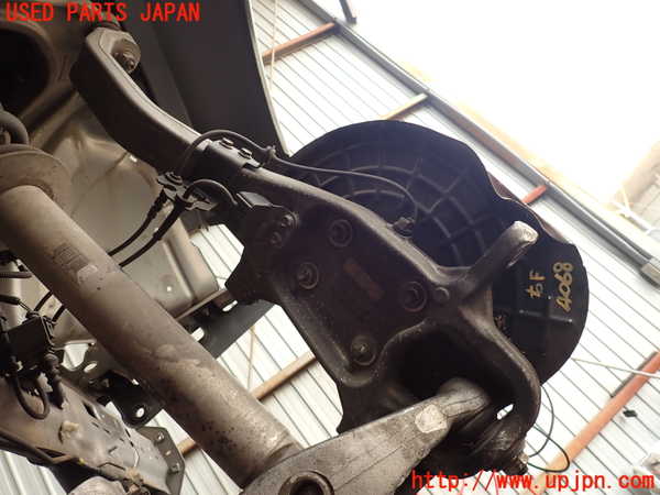 2UPJ-9240684290]マセラティ・クアトロポルテ(MQP30A)右フロントナックルハブ 中古_2