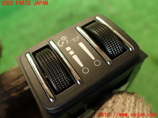 2UPJ-9240686309]マセラティ・クアトロポルテ(MQP30A)スイッチ4(メーター照度 照明照度) 中古_2