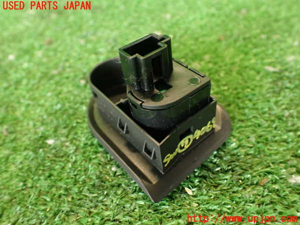 2UPJ-9240686312]マセラティ・クアトロポルテ(MQP30A)スイッチ7(トランク) 中古_4