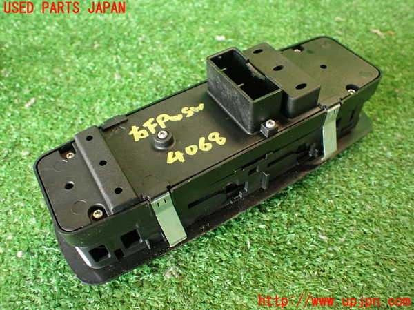 2UPJ-9240686240]マセラティ・クアトロポルテ(MQP30A)右前パワーウィンドウスイッチ 中古_4