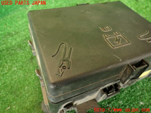 2UPJ-9240686741]マセラティ・クアトロポルテ(MQP30A)ヒューズボックス1(EGルーム内運転席側) 中古_3