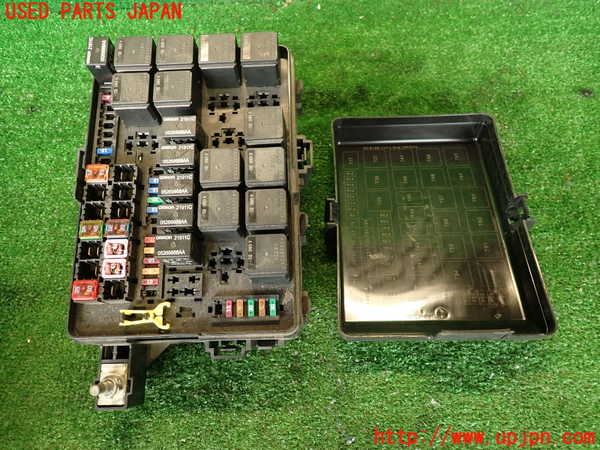 2UPJ-9240686741]マセラティ・クアトロポルテ(MQP30A)ヒューズボックス1(EGルーム内運転席側) 中古_5