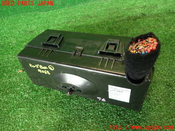 2UPJ-9240686742]マセラティ・クアトロポルテ(MQP30A)ヒューズボックス2(室内運転席側) 中古_3