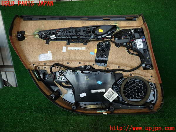 2UPJ-9240681294]マセラティ・クアトロポルテ(MQP30A)右後ドア内張り 中古_5