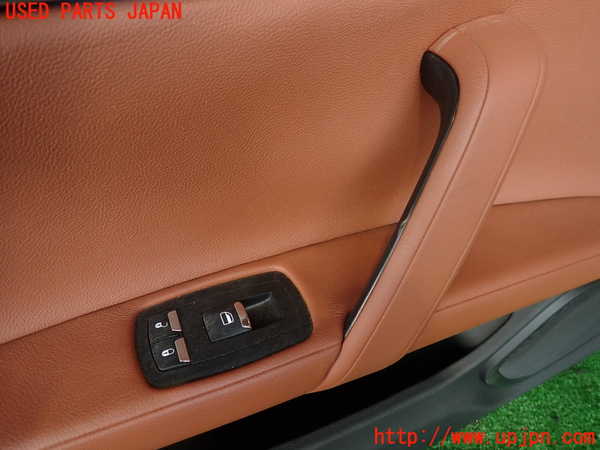 2UPJ-9240681324]マセラティ・クアトロポルテ(MQP30A)左後ドア内張り 中古_2