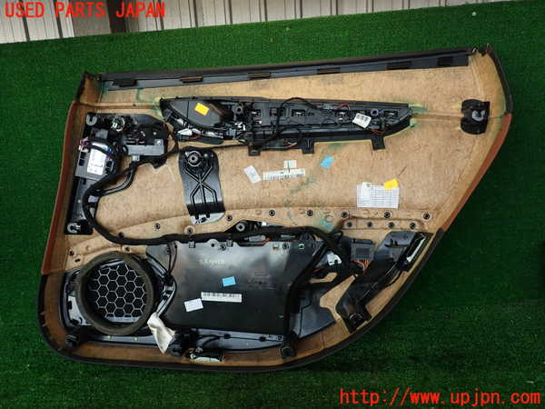 2UPJ-9240681324]マセラティ・クアトロポルテ(MQP30A)左後ドア内張り 中古_5