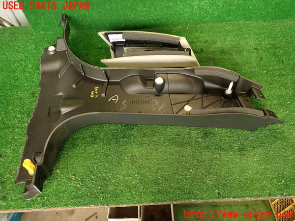 2UPJ-9240687670]マセラティ・クアトロポルテ(MQP30A)左センターピラートリム 中古_5
