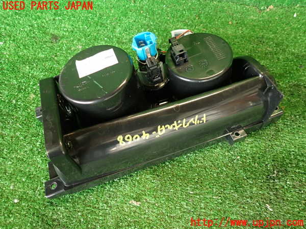 2UPJ-9240687810]マセラティ・クアトロポルテ(MQP30A)ドリンクホルダー 中古_4