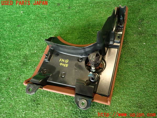 2UPJ-9240687693]マセラティ・クアトロポルテ(MQP30A)内装トリム類3 中古_5