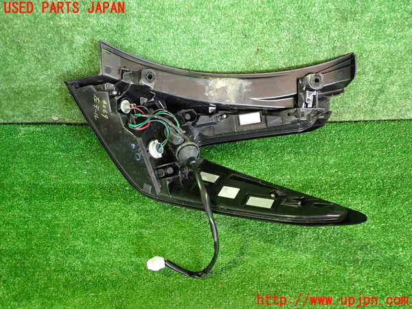 2UPJ-9240691536]日産リーフ(ZE1)左テールランプ 中古_3