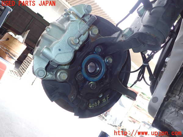 2UPJ-9240694290]日産リーフ(ZE1)右フロントナックルハブ 中古_2