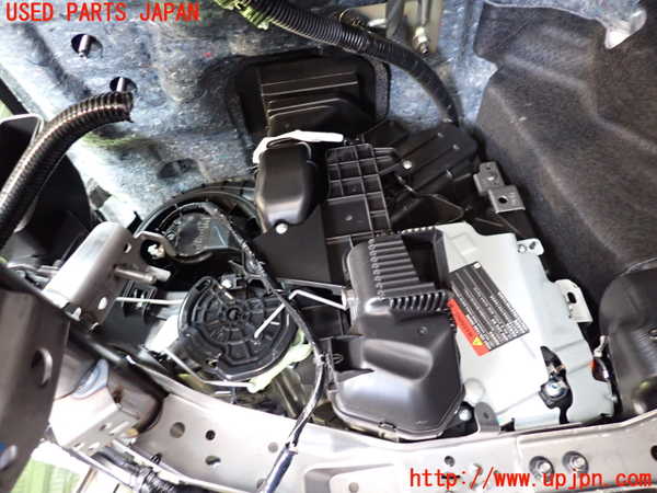 2UPJ-9240696081]日産リーフ(ZE1)エバポレーター1 中古_2