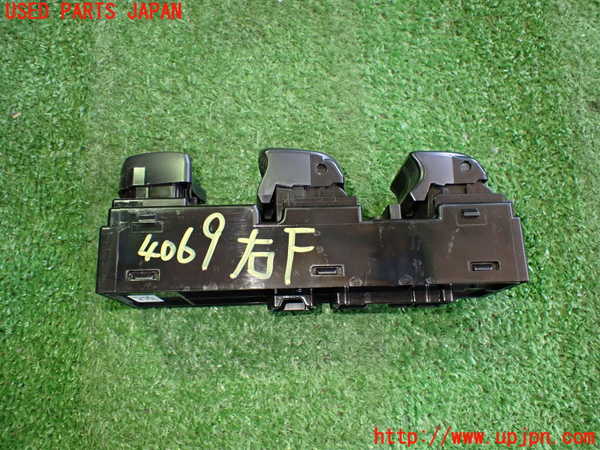 2UPJ-9240696240]日産リーフ(ZE1)右前パワーウィンドウスイッチ 中古_2