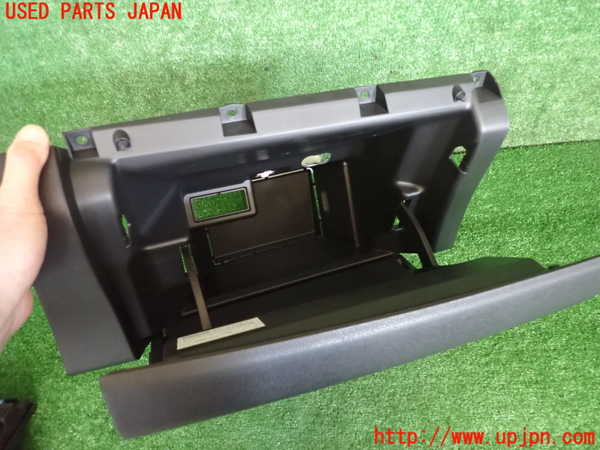 2UPJ-9240697516]日産リーフ(ZE1)グローブボックス1 中古_2