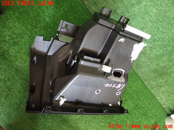 2UPJ-9240697516]日産リーフ(ZE1)グローブボックス1 中古_4