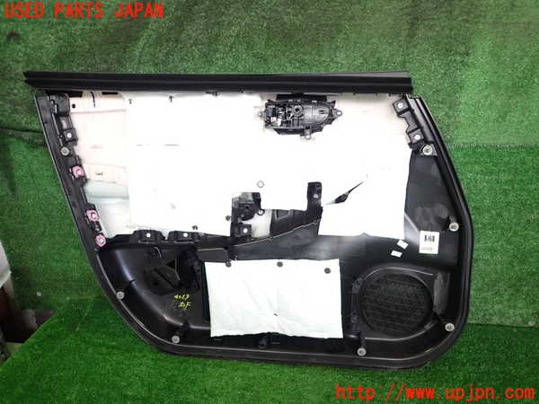 2UPJ-9240691234]日産リーフ(ZE1)右前ドア内張り (ジャンク品) 中古_4