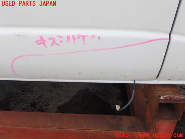 2UPJ-9240701290]ハイエースバン200系(KDH206V)右後ドア 中古 AGC M2L3 43R-007953_2