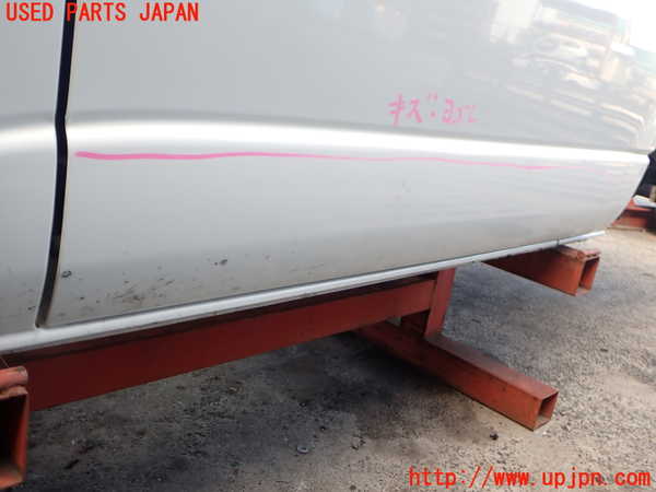 2UPJ-9240701320]ハイエースバン200系(KDH206V)左後ドア 中古 AGC M2L3 43R-007953_2