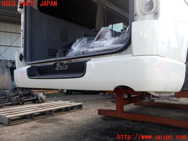 2UPJ-9240701610]ハイエースバン200系(KDH206V)リアバンパー 中古_4