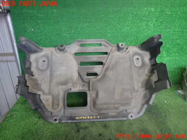 2UPJ-9240702170]ハイエースバン200系(KDH206V)エンジンアンダーカバー 中古_2