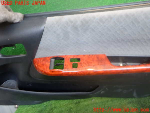 2UPJ-9240701234]ハイエースバン200系(KDH206V)右前ドア内張り 中古_2
