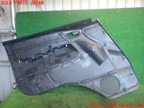 2UPJ-9240701234]ハイエースバン200系(KDH206V)右前ドア内張り 中古_3