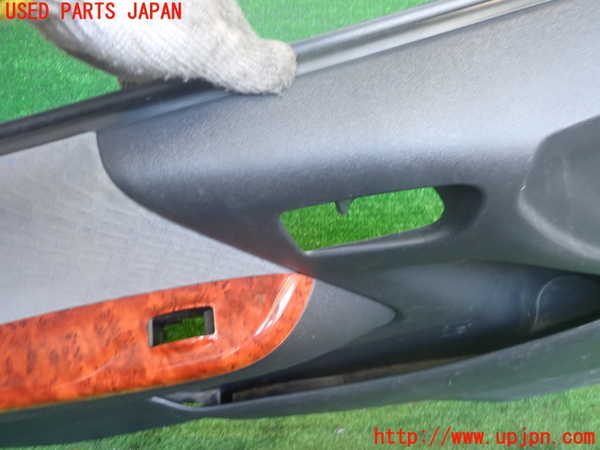 2UPJ-9240701264]ハイエースバン200系(KDH206V)左前ドア内張り ジャンク_2