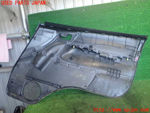 2UPJ-9240701264]ハイエースバン200系(KDH206V)左前ドア内張り ジャンク_3