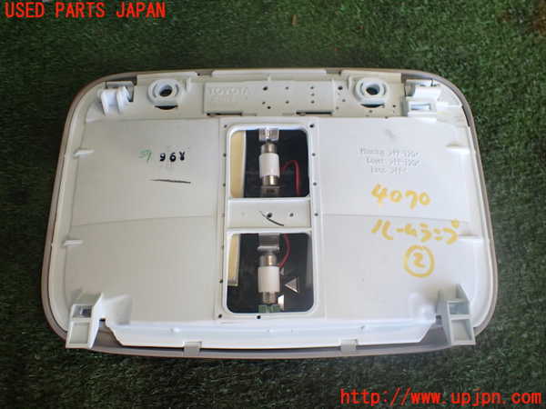 2UPJ-9240706412]ハイエースバン200系(KDH206V)ルームランプ2(2列目真中) 中古_2