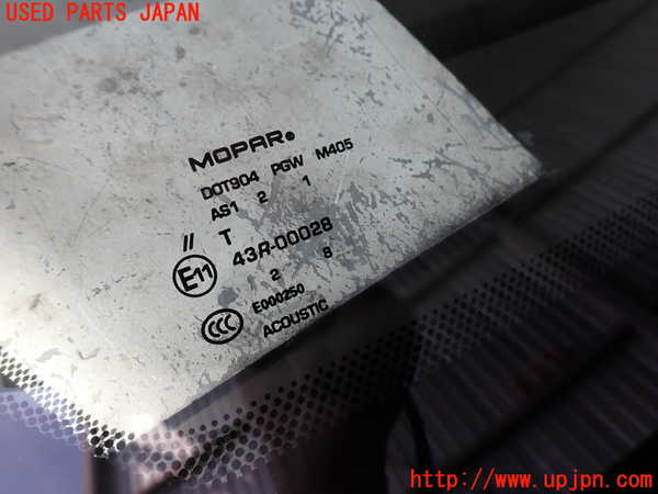 2UPJ-9240711195]クライスラー・300(LX36)フロントガラス 中古(43R-00028 M405)_4