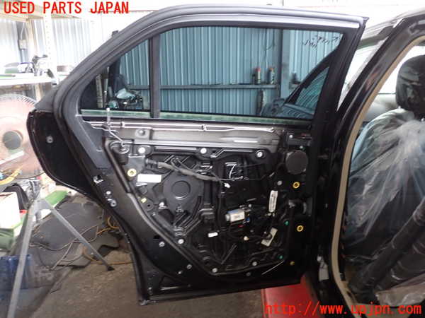 2UPJ-9240711320]クライスラー・300(LX36)左後ドア 中古(43R-000262 M504)_4