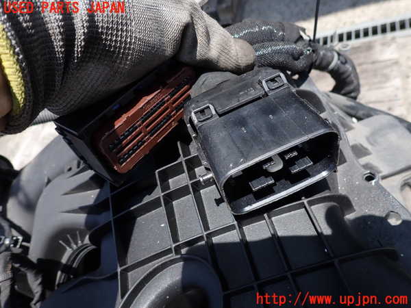 2UPJ-9240712010]クライスラー・300(LX36)エンジン G 中古_2