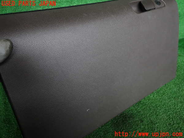 2UPJ-9240717516]クライスラー・300(LX36)グローブボックス1 中古_2