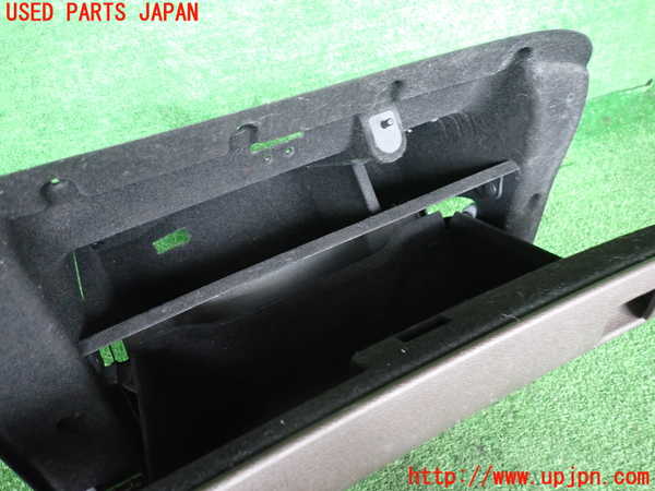 2UPJ-9240717516]クライスラー・300(LX36)グローブボックス1 中古_3