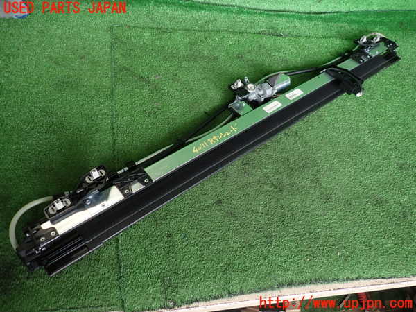 2UPJ-9240717790]クライスラー・300(LX36)リアサンシェード 中古_2