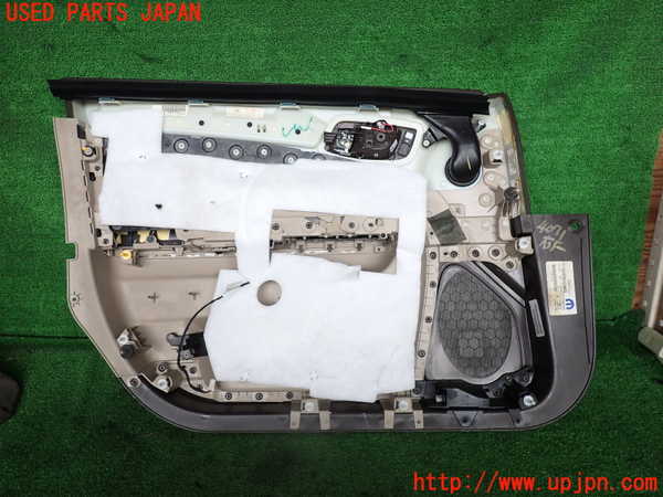 2UPJ-9240711234]クライスラー・300(LX36)右前ドア内張り 中古_3