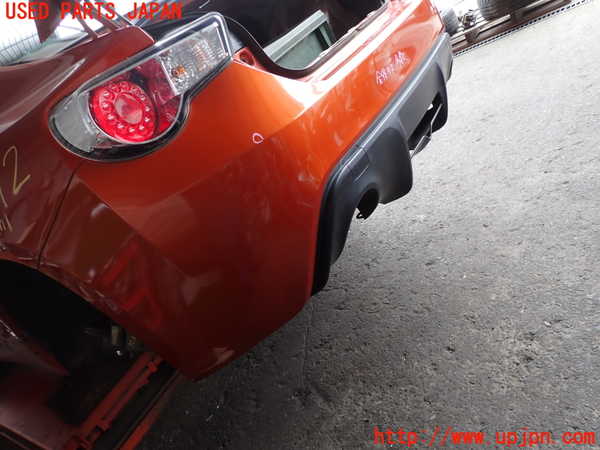2UPJ-9240721610]８６(BRZ)(ZN6)リアバンパー 中古_3