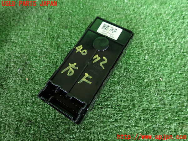 2UPJ-9240726240]８６(BRZ)(ZN6)右パワーウィンドウスイッチ 中古_2