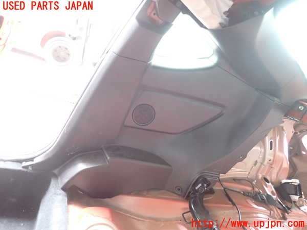 2UPJ-9240727675]８６(BRZ)(ZN6)右リアピラートリム 中古_3