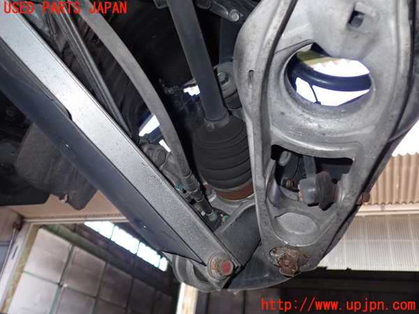 2UPJ-9240744300]レジェンド(KB2)右リアナックルハブ 中古_2
